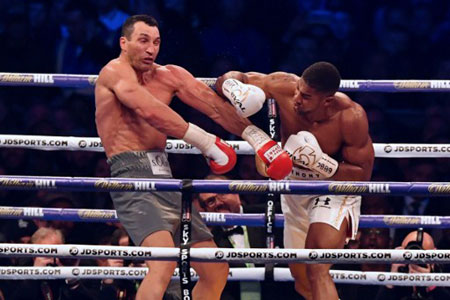 Wladimir Klitschko & Anthony Joshua (AFP Photo/Ben Stansall)