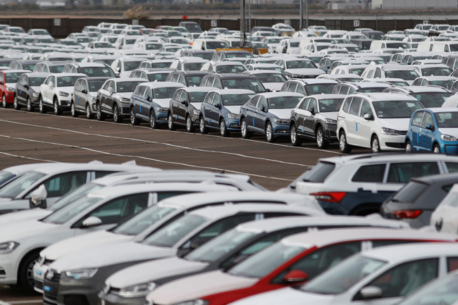 Melambat Berbarengan Industri Otomotif Global