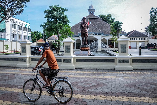 Sinyal Angkat Tangan dari Kota Bengawan 