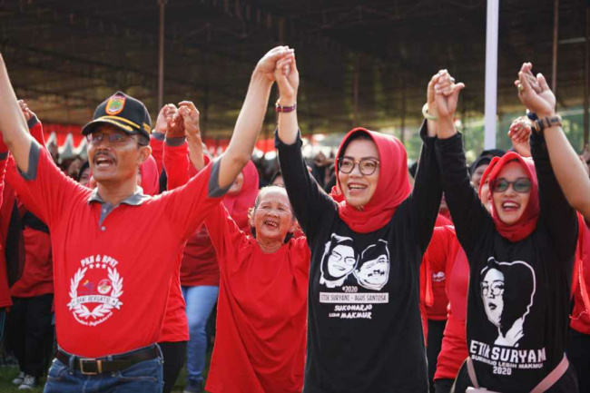 Main Aman Pertahankan Jabatan