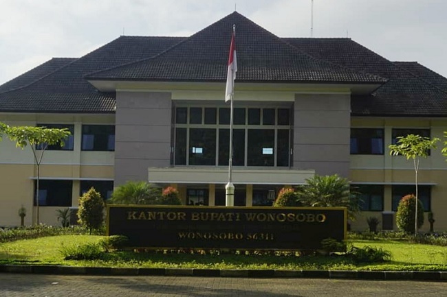 Jurus Bersama Lengserkan Petahana