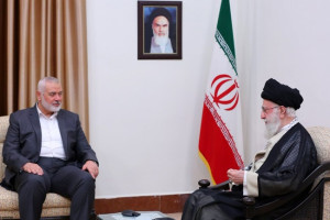 Khamenei: Membalas Pembunuhan Haniyeh adalah Tugas Teheran