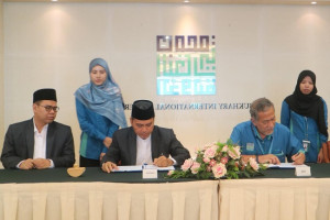Tandatangani MoU, BAZNAS RI dan AIU Malaysia Perkuat Kerja Sama Program Beasiswa untuk Mustahik